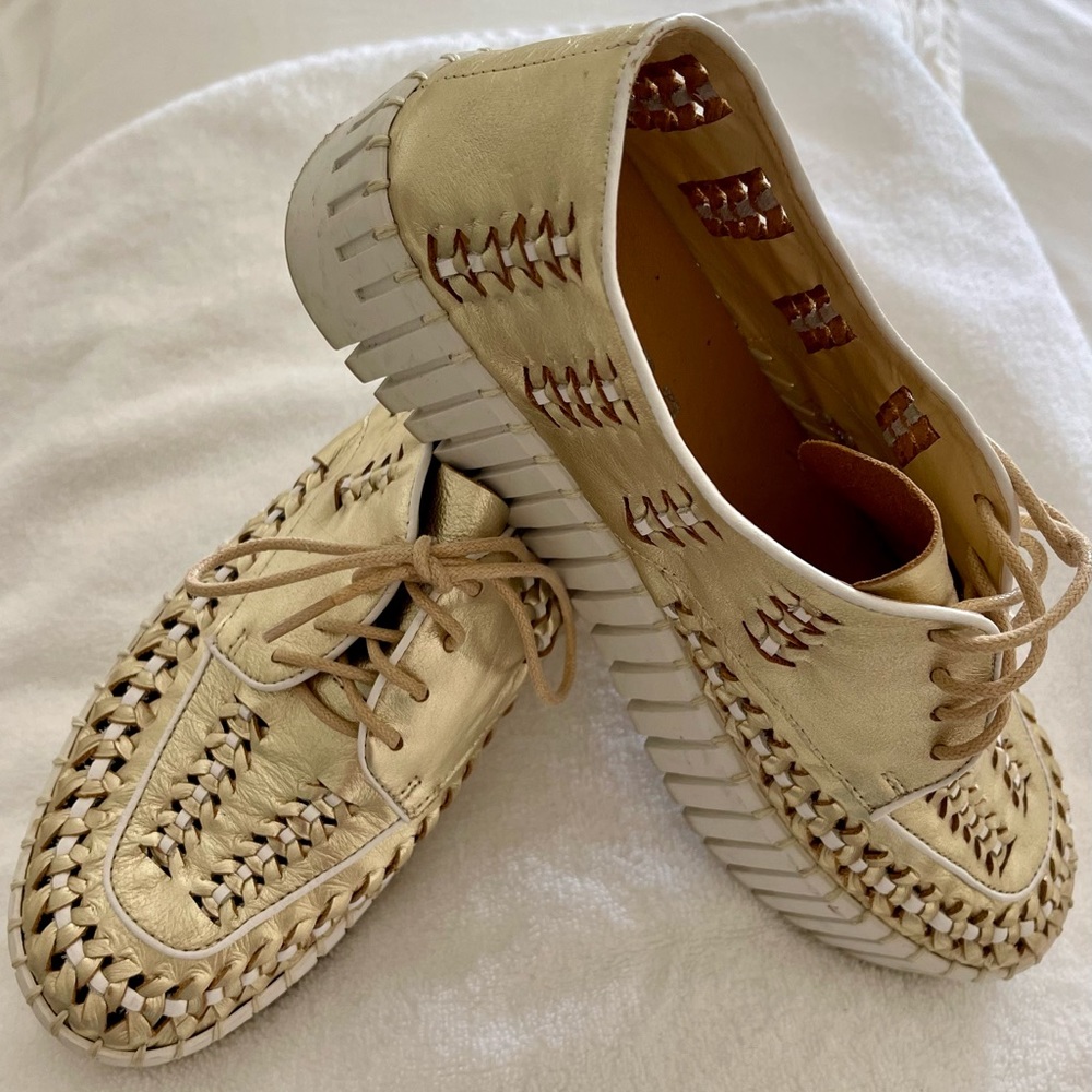 Silent D Lace Up Sneaker in Pale Gold - fabulous sneaker!